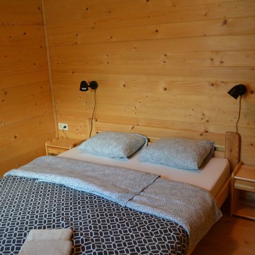Apartament întreaga unitate cu 5 camere pentru 12 pers.