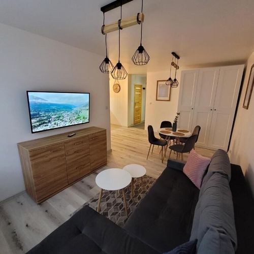 Apartament design la parter cu 1 camera pentru 4 pers.