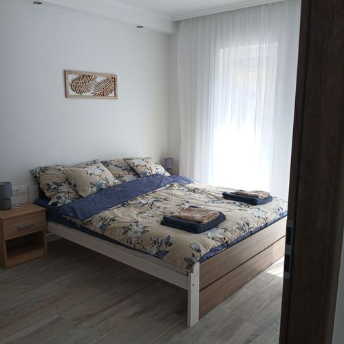 Apartament la etaj cu 1 camera pentru 2 pers. (se poate solicita pat suplimentar)