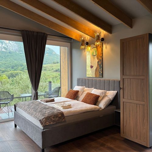 Apartament întreaga unitate cu panoramă pentru 2 pers. (se inchirieaza doar integral)