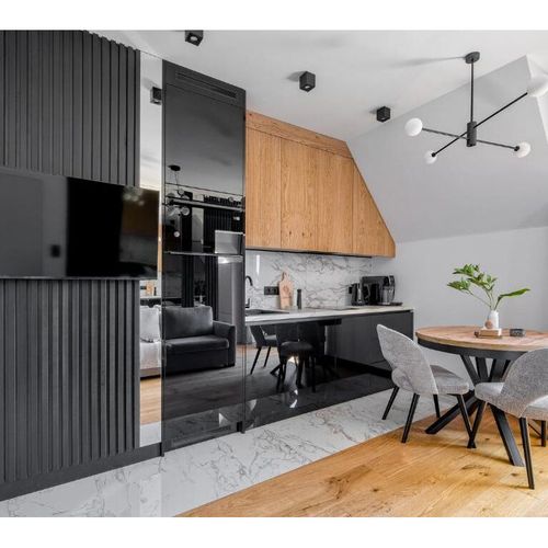 Apartament 4-osobowy z balkonem z widokiem na góry z 2 pomieszczeniami sypialnianymi