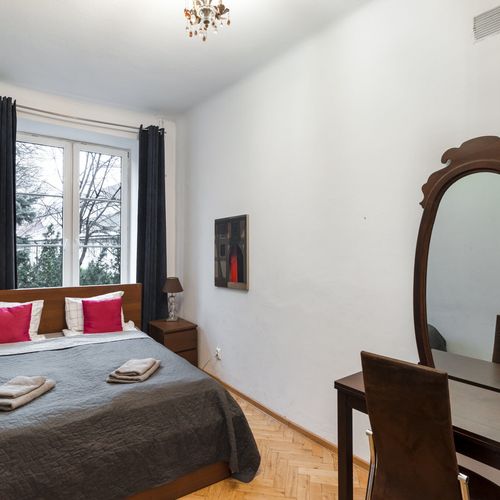 Apartament 9-osobowy z 4 pomieszczeniami sypialnianymi