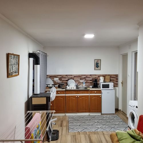 Apartament la parter cu 1 camera pentru 3 pers. (se poate solicita pat suplimentar)