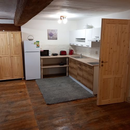 Apartman se sprchou pro 4 os. s 1 ložnicí na poschodí (s možností přistýlky)