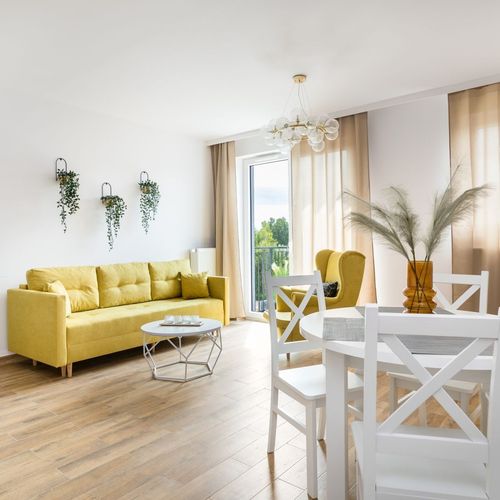 Apartament 4-osobowy z balkonem z łazienką z 2 pomieszczeniami sypialnianymi