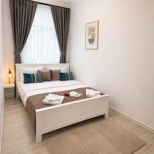 Apartament premium cu vedere spre curte pentru 3 pers. (se inchirieaza doar integral)