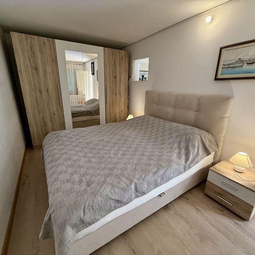 Apartament la parter cu 2 camere pentru 3 pers.