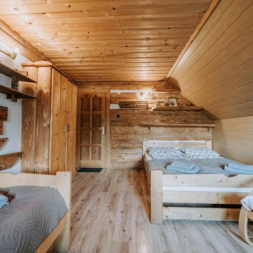Apartament 6-osobowy na piętrze z widokiem na góry z 2 pomieszczeniami sypialnianymi