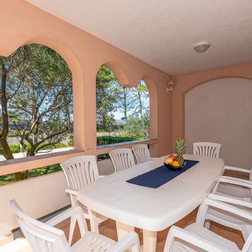 Family Apartman pro 8 os. se 4 ložnicemi s výhledem na moře