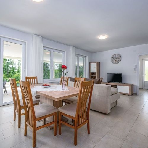 Casă de vacanță pentru 8 pers. (se inchirieaza doar integral)