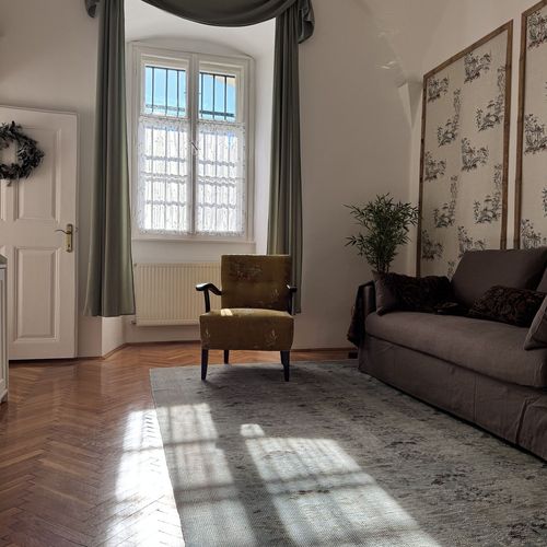 Apartament art la etaj pentru 4 pers. (se inchirieaza doar integral)