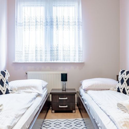 Camera twin cu baie lCD TV