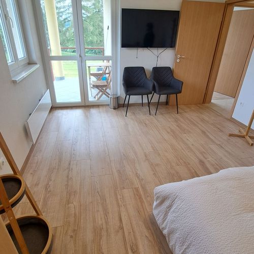 Apartament cu balcon cu vedere spre curte cu 2 camere pentru 4 pers.