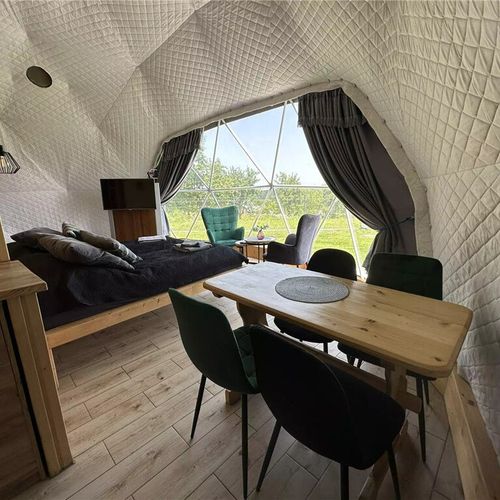 Apartament pentru 4 pers. (se inchirieaza doar integral)