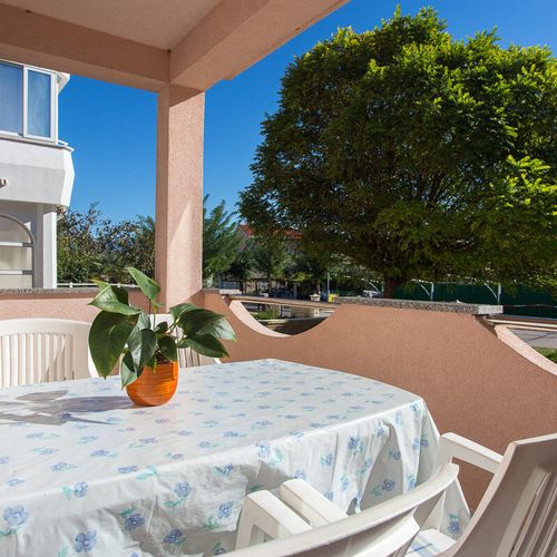 Classic Apartman pro 4 os. se 2 ložnicemi na přízemí (s možností přistýlky)