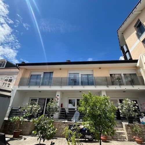 Apartament la etaj maisonetă cu 3 camere pentru 6 pers.