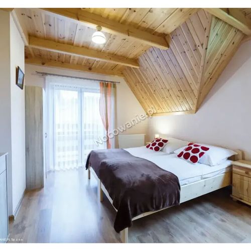 Casă de vacanță pentru 10 pers. (se inchirieaza doar integral) (se poate solicita pat suplimentar)