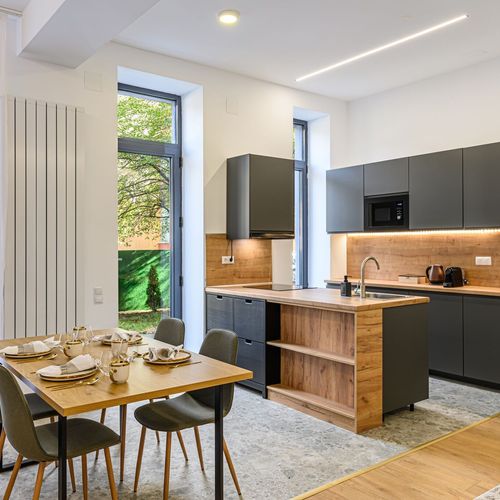 Apartament premier cu terasă cu 2 camere pentru 4 pers.