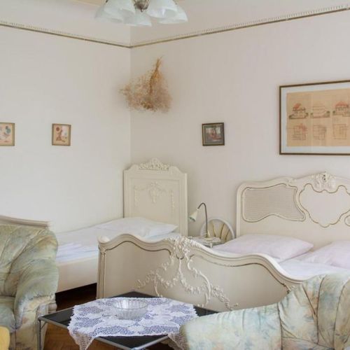 Apartament la parter cu terasă cu 3 camere pentru 6 pers.