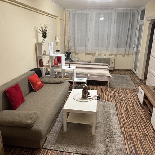Apartament la etaj lângă piscină cu 3 camere pentru 5 pers.