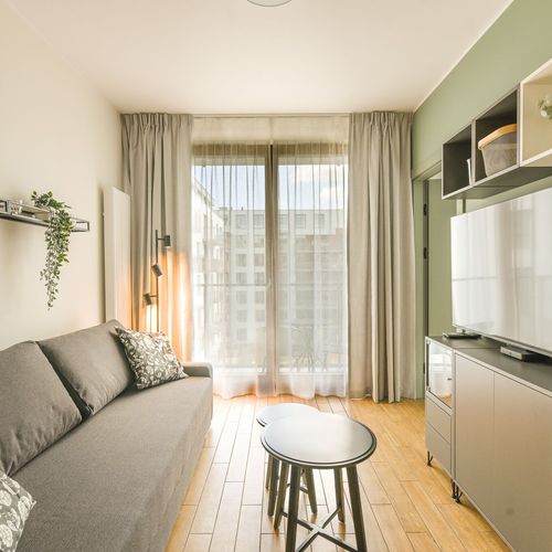 Apartament 4-osobowy na piętrze z widokiem na dziedziniec z 2 pomieszczeniami sypialnianymi