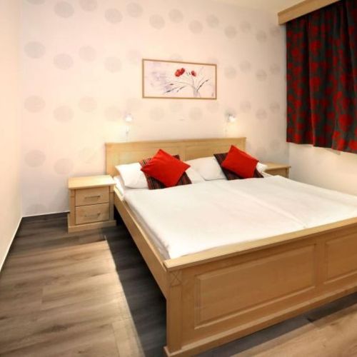 Apartament superior cu 1 camera pentru 2 pers. (se poate solicita pat suplimentar)