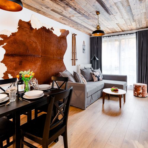 Apartament 4-osobowy na parterze z widokiem na las z 2 pomieszczeniami sypialnianymi