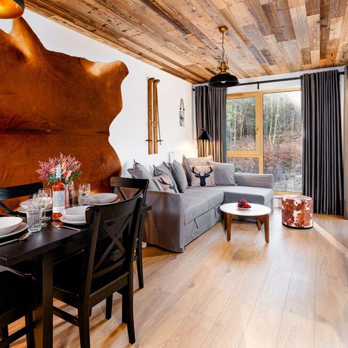 Apartament 4-osobowy na piętrze z widokiem na las z 2 pomieszczeniami sypialnianymi