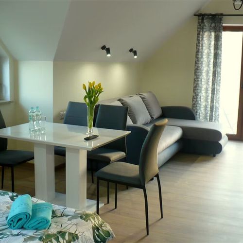 Apartament 4-osobowy z widokiem na las z widokiem na jezioro z 1 pomieszczeniem sypialnianym