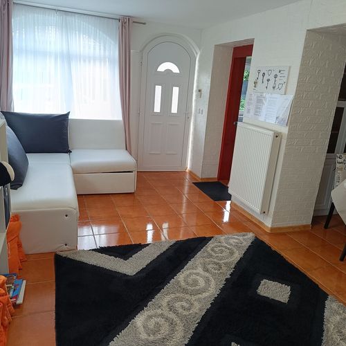 Apartman s klimatizací se zahradou pro 8 os. se 2 ložnicemi