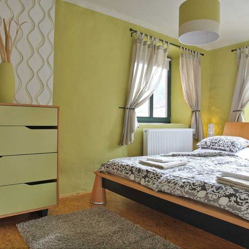 Apartament cu duș cu chicinetă proprie cu 1 camera pentru 2 pers. (se poate solicita pat suplimentar)