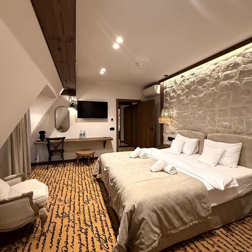 Apartament deluxe la etaj cu 2 camere pentru 4 pers.