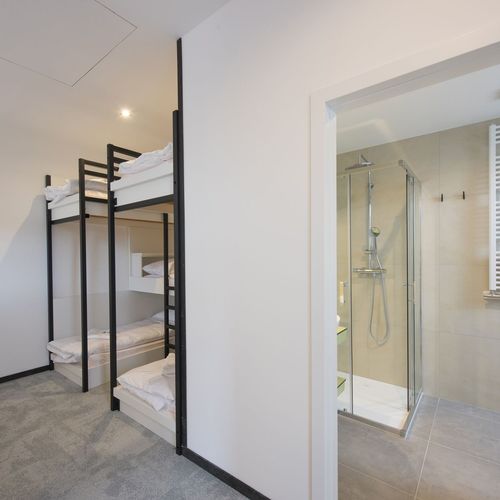 Apartament pentru 11 pers. (se inchirieaza doar integral)