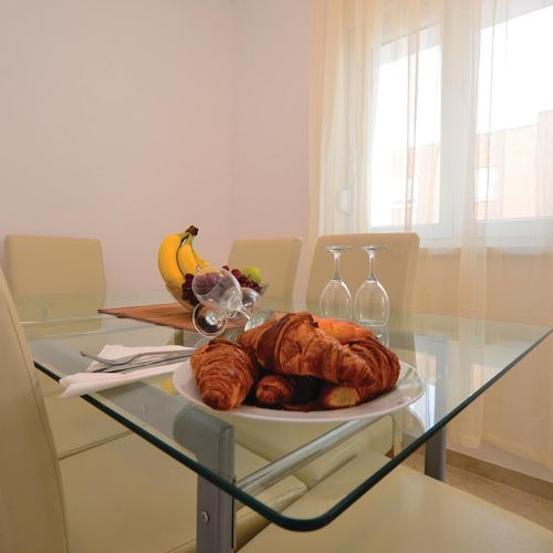 Apartament pentru 4 pers. (se inchirieaza doar integral)