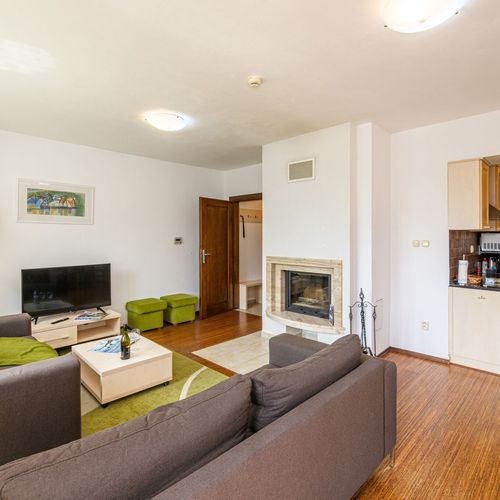 Apartman pro 8 os. se 2 ložnicemi s výhledem na park 