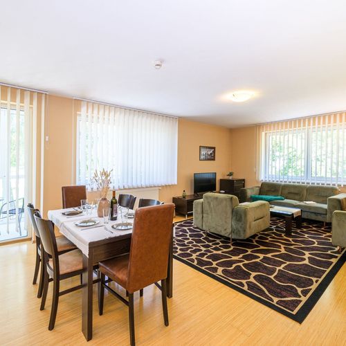 Apartman pro 5 os. se 2 ložnicemi s výhledem na štít 