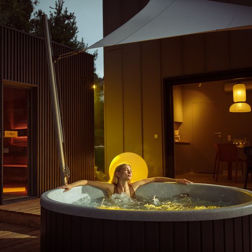 Bungalow superior vip pentru 6 pers. (se inchirieaza doar integral)