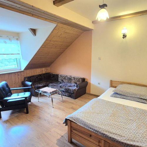 Pokój 2-osobowy na piętrze (możliwa dostawka)