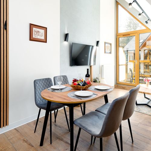 Apartament 4-osobowy z balkonem z aneksem kuchennym z 2 pomieszczeniami sypialnianymi