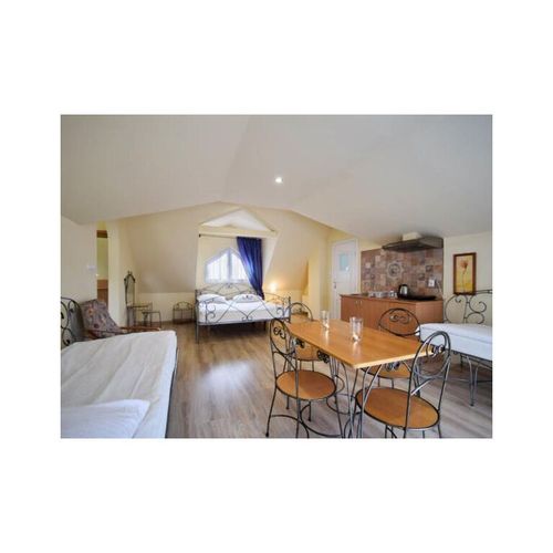 Apartament 4-osobowy z 1 pomieszczeniem sypialnianym