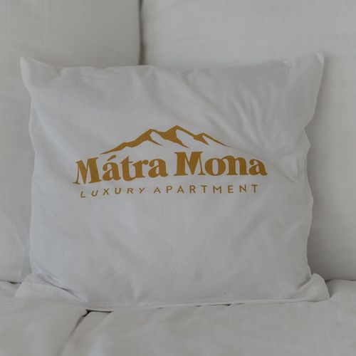 Apartament deluxe întreaga unitate pentru 2 pers. (se inchirieaza doar integral)