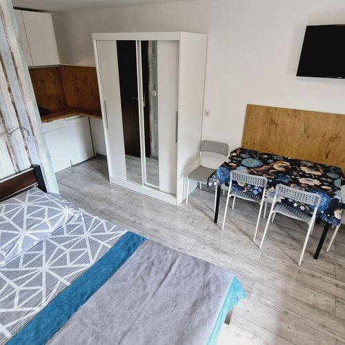 Pokój 4-osobowy na piętrze z aneksem kuchennym