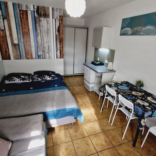 Pokój 4-osobowy na parterze z aneksem kuchennym