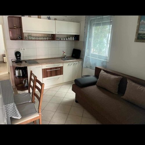 Apartament familial(ă) la parter pentru 4 pers. (se inchirieaza doar integral) (se poate solicita pat suplimentar)