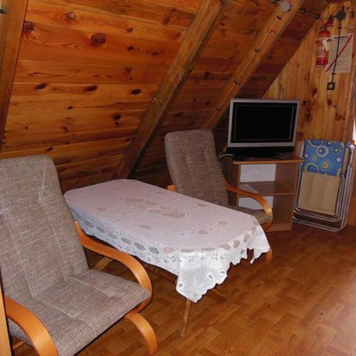 Apartament 5-osobowy na poddaszu z balkonem z 2 pomieszczeniami sypialnianymi