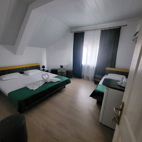Pokój 3-osobowy na poddaszu ze wspólną łazienką