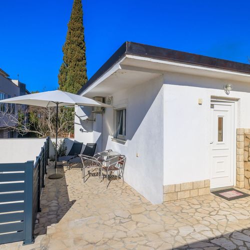 Apartament cu aer condiționat lângă piscină cu 1 camera pentru 2 pers.