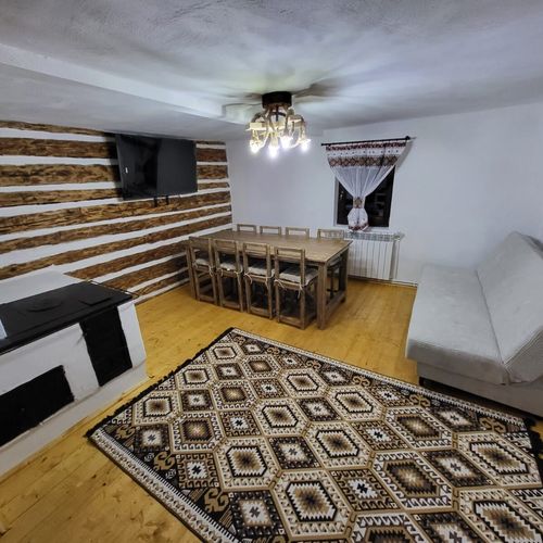 Casă de vacanță classic întreaga unitate pentru 8 pers. (se inchirieaza doar integral)