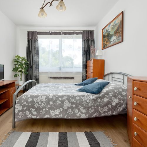 Apartament standard la etaj cu 2 camere pentru 4 pers.