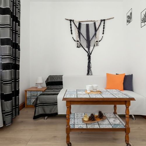 Camera tripla standard la parter
